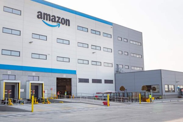 Оператор складу DHL Amazon, Прага
